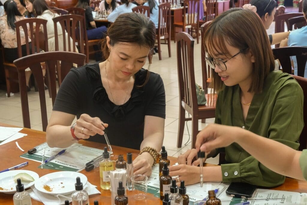 - R Workshop & Art Space Một số khoảnh khắc đẹp tại Workshop doanh nghiệp