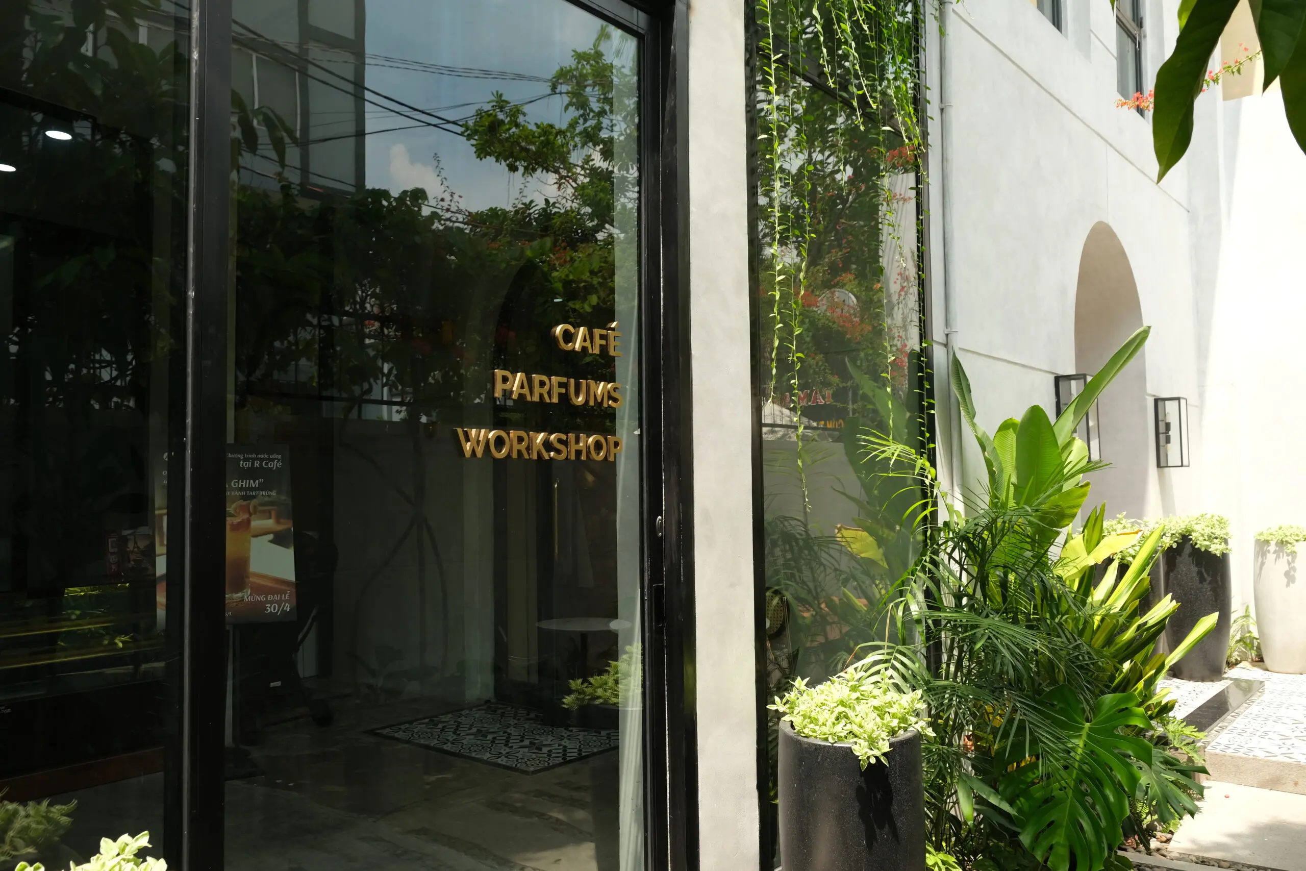 R Flower & Café - R Workshop & Art Space